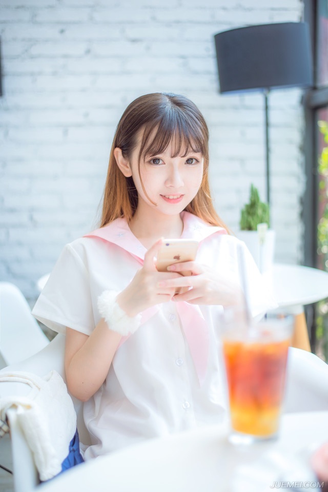 “嗯。”刘备点了点头，随着吕布源源不断的将西域各国的人拉来当炮灰、肉盾，攻破伊阙关的希望已经不大了。